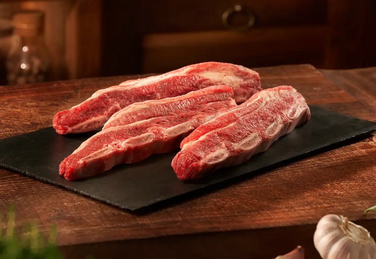 Swiss Limousin Beef Short Ribs für Asado portioniert ±1000g